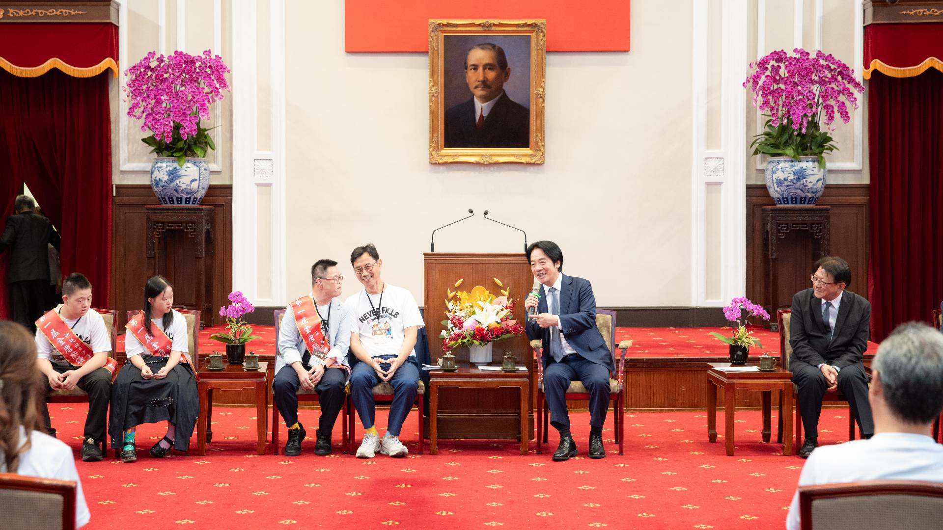 金唐獎邱志忠總統接見